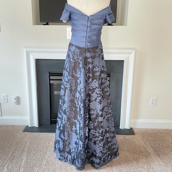 Rene Ruiz Collection Off-Shoulder Embroidered Metallic Ball Gown Navy Size 8 NWT - Picture 3 of 13